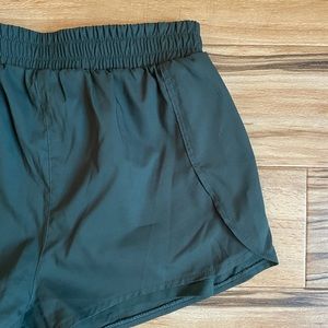 Girlfriend collective moss trail short